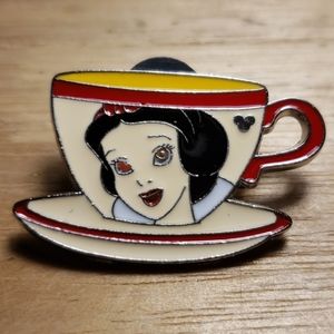 ⭐6/$25 Hidden Snow White Teacup Disney Pin